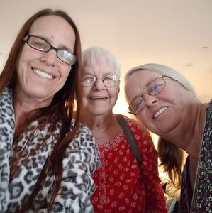 Meet your Posher, Debbie